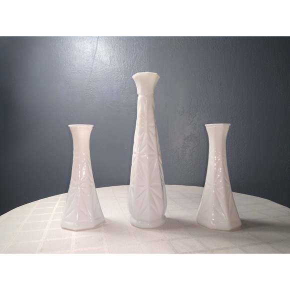 Hooiser glass milk glass vases (set of 3) - Picture 1 of 7